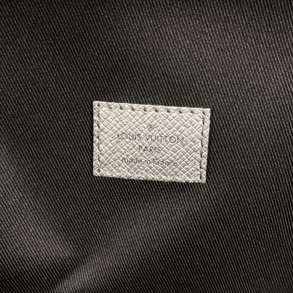 Louis Vuitton Discovery Backpack Daypack Monogram Taiga Silver PM Shoulder Bag - Picture 5 of 5